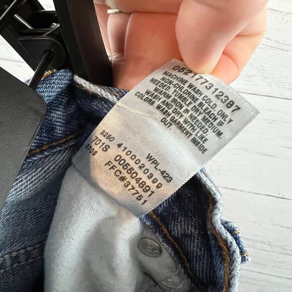 Levi's Relaxed Fit 550 Tapered Leg Medium Wash Jeans Size 34 - Picture 10 of 10